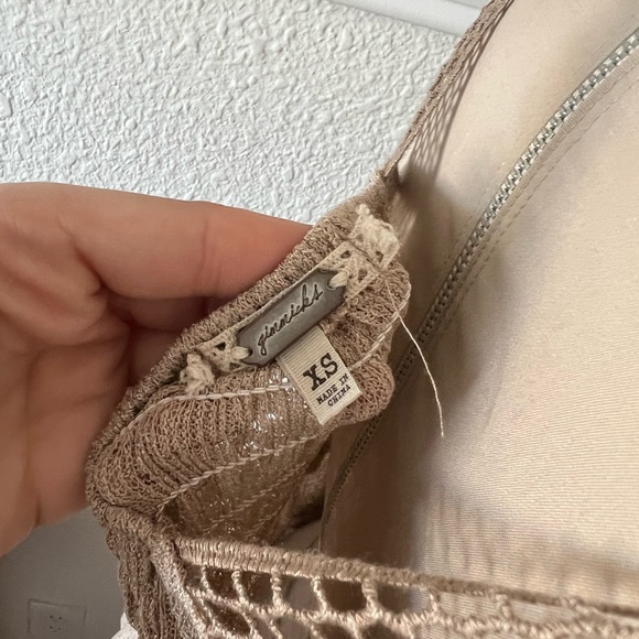 Gimmicks Top - Picture 6 of 6